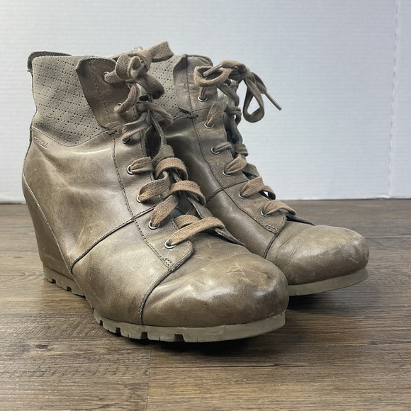 Merrell Womens Wedgetarian Lexi Taupe Grey Leather Hiking Style Boots, size 10.5 - Picture 3 of 12